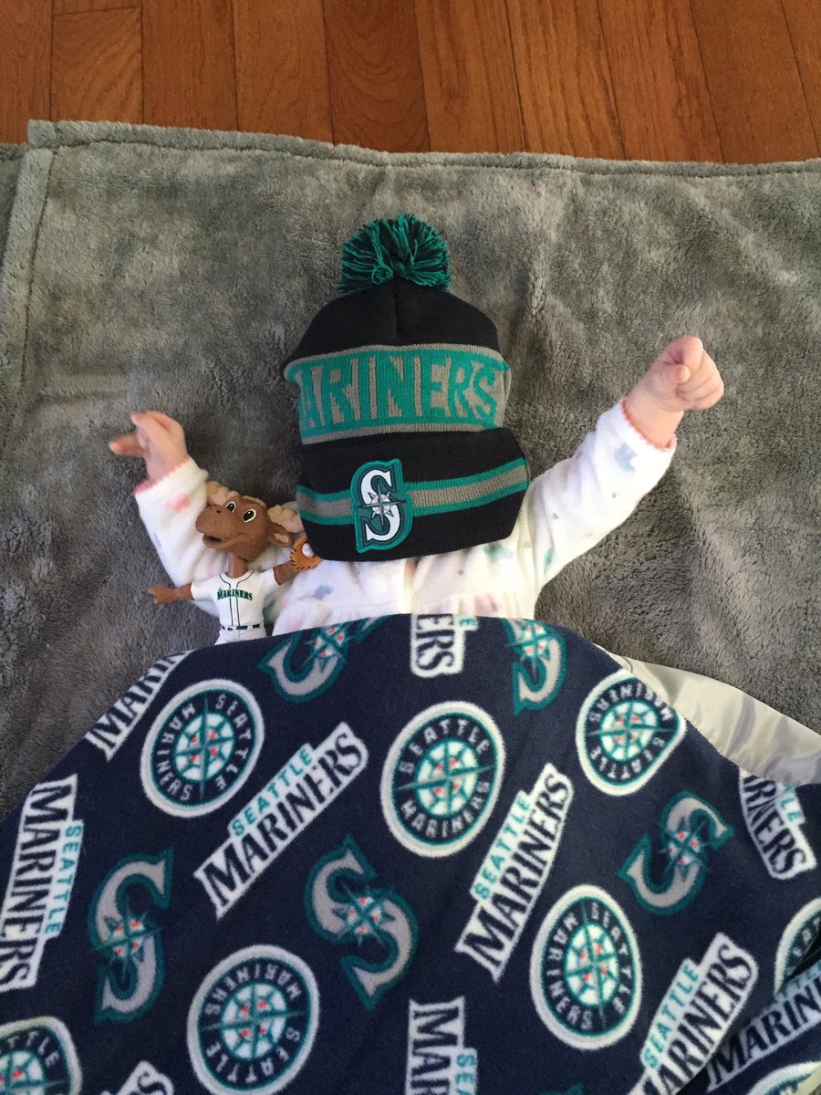 meg_o_7's tweet photo. Hey @Mariners someone is stoked to be in the #Mariners #kidsclub but I think the hat is a little too big. #SheWillGrowIntoIt https://t.co/WzIkzWNDI8