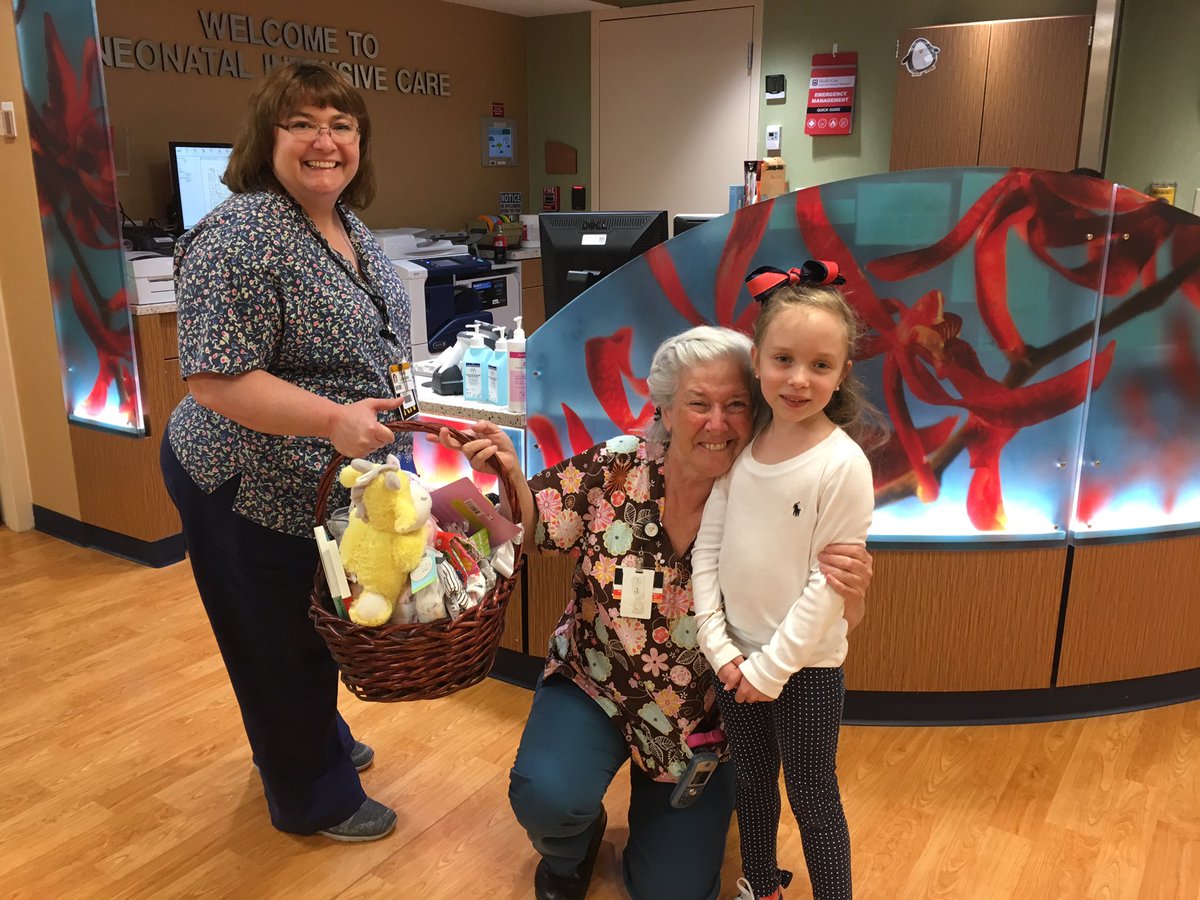 lkph1998's tweet photo. Annual visit 2 @muhealth NICU to see Nurse Jan & bring a basket of goodies! #NICUAlumni #NICUParentSupport #InsteadofBirthdayGifts #ProudMom https://t.co/OGRHOLUlIA