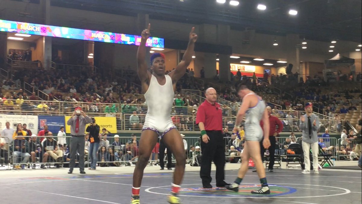 Watch <a href="/manateewrestlin/">Manatee Wrestling</a>'s <a href="/charlessmall99/">.</a> win the 160-pound state title in Class 3A. bradenton.com/sports/high-sc… #varsity247