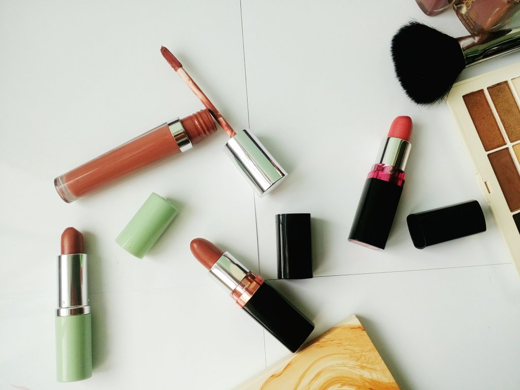 ElmaaOfficial's tweet photo. My Top 4 Everyday Lipsticks - https://t.co/0amk522UUP - @wetweetblogs @LovingBlogs @TheBloggersPost #blogginggals #bloggersblast #bbloggers https://t.co/4zRzfTCvQ7