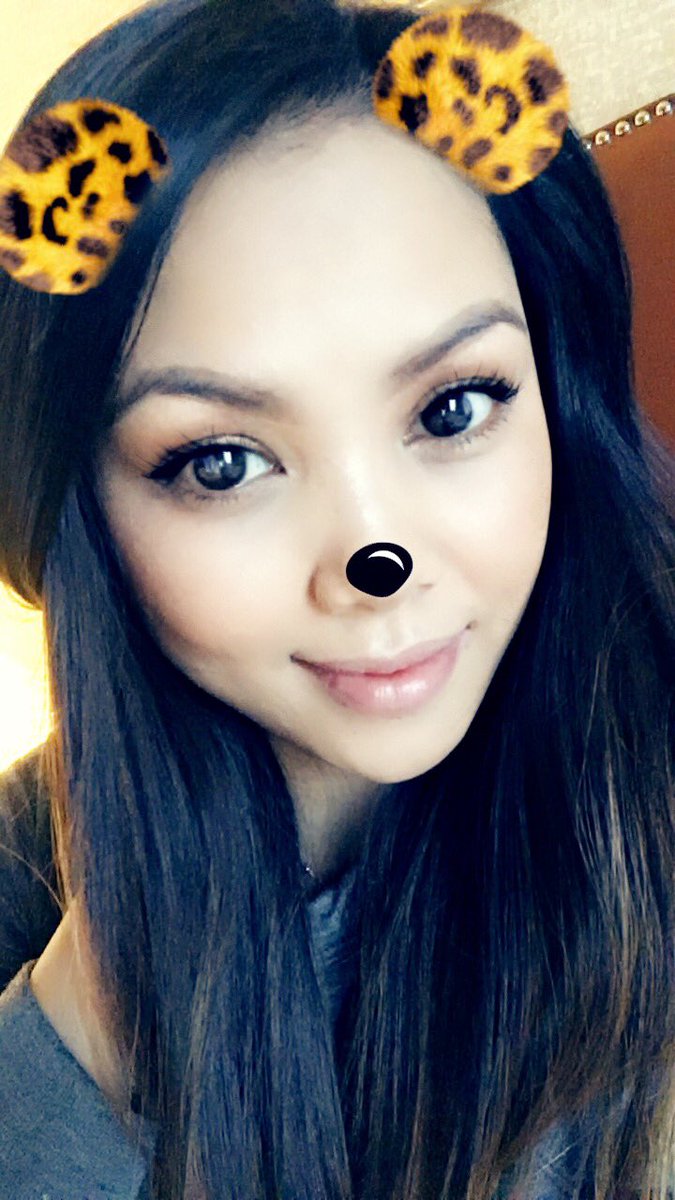 Upay4MyShoes's tweet photo. #SundeyFunday Glglgl us!!! #onlinegrind #livegrind #poker #selfiemode before 💻🖥⌨ #snapchatfilterHYPE https://t.co/Xvuck2Ckhp