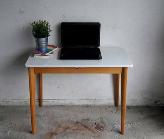 cukoon's tweet photo. Sold our lovely #upcycled desk @HandmadeHour #retro #woodenlegs #workspace #chill https://t.co/EElLiq1zOw