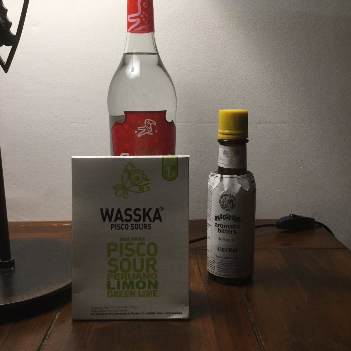 ichbinmatute's tweet photo. A recuperar sales después de día de esquí intenso (el que me haga el chiste de la wasskan por enésima block).
🎿❄️🇫🇷🍸 #PiscoSouer #AA #Cheers https://t.co/n4OeyjUQRR