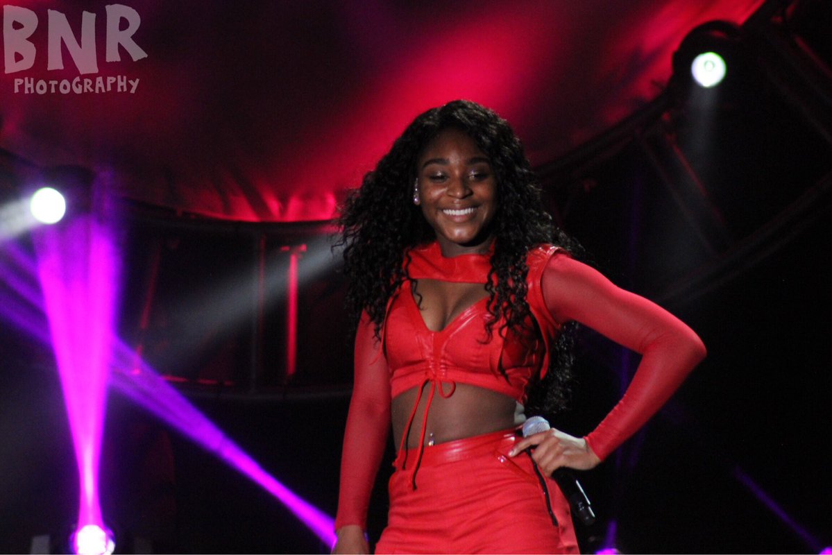 Updates5HVote's tweet image. Que sorriso mais lindoooo

LAST DAY HARMOS 
#Harmonizers #BestFanArmy #iHeartAwards