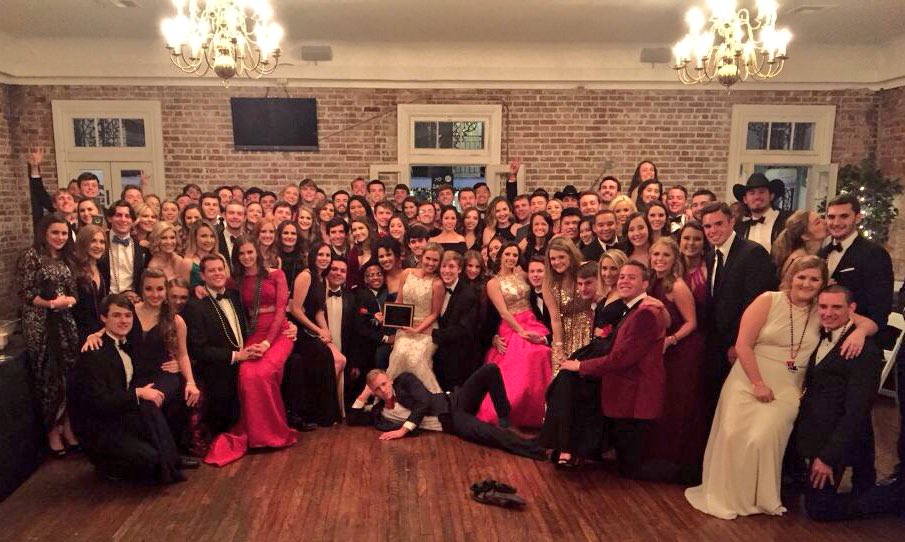 PiKapp_LATech's tweet photo. Roseball 2017 was a huge success!Congratulations to our beautiful new Rose Queen Abbie Greer! #ΟΔΗ https://t.co/fx9deMwVaC