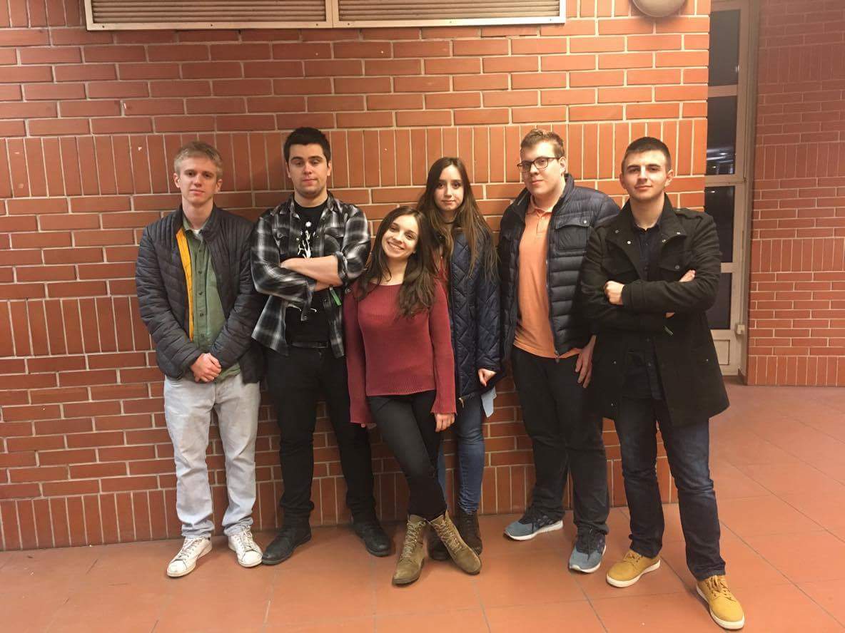 Takođe Miloš i Aleksandra, Janko i Marta su došli do četvrtfinala #BPO17! 

A Ilija, Jovan i Sara su brejkovali kao sudije! 
Čestitamo svima