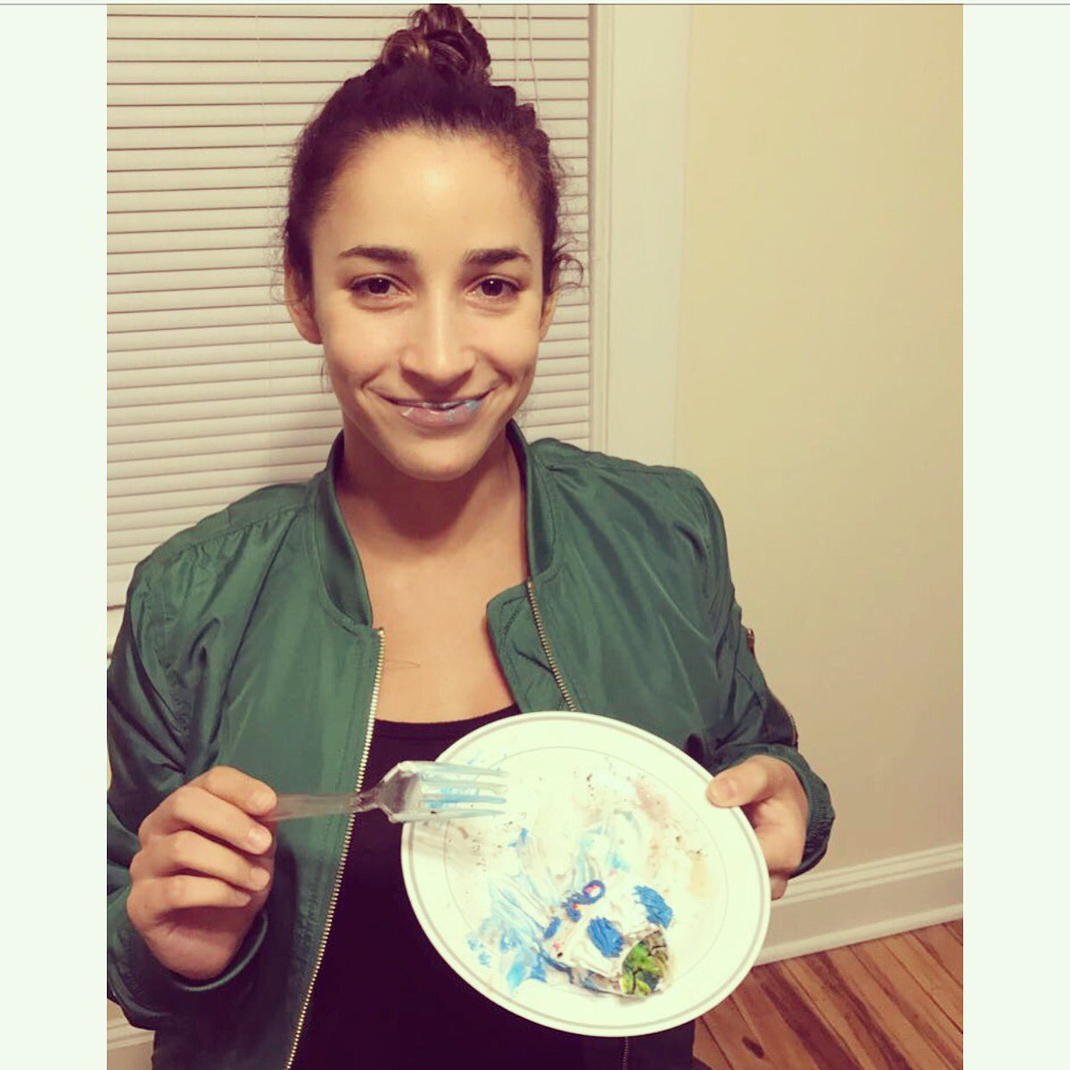 Aly_Raisman's tweet photo. If the Ice cream cake is not all over your mouth, you're not eating it right. https://t.co/AT8bzf7cxU