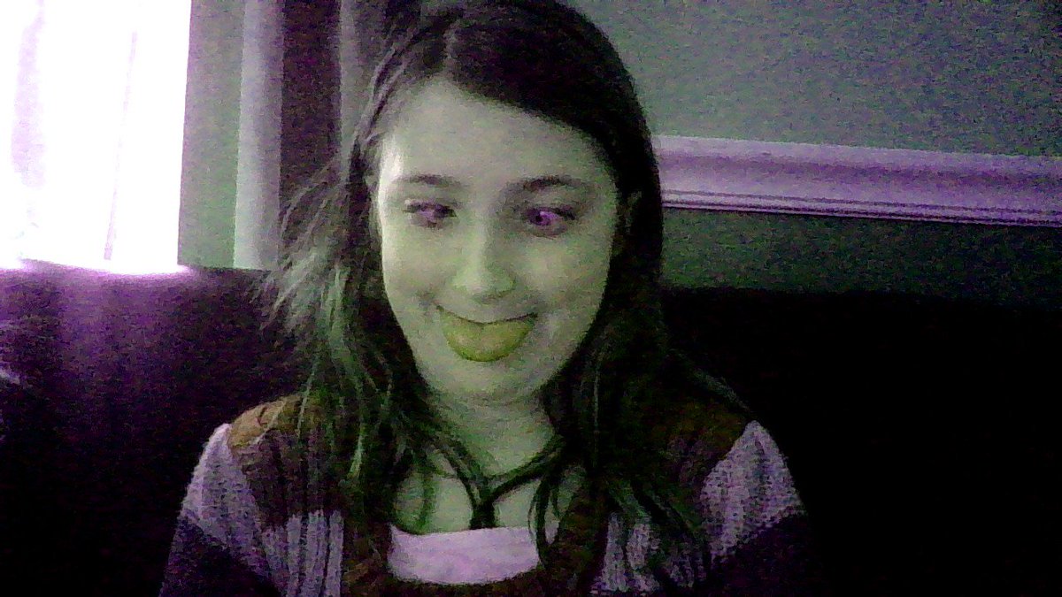 makendrihericks's tweet photo. im just being me apperlently 
#folowme #actingweird #bored https://t.co/6lQtkkqE5R