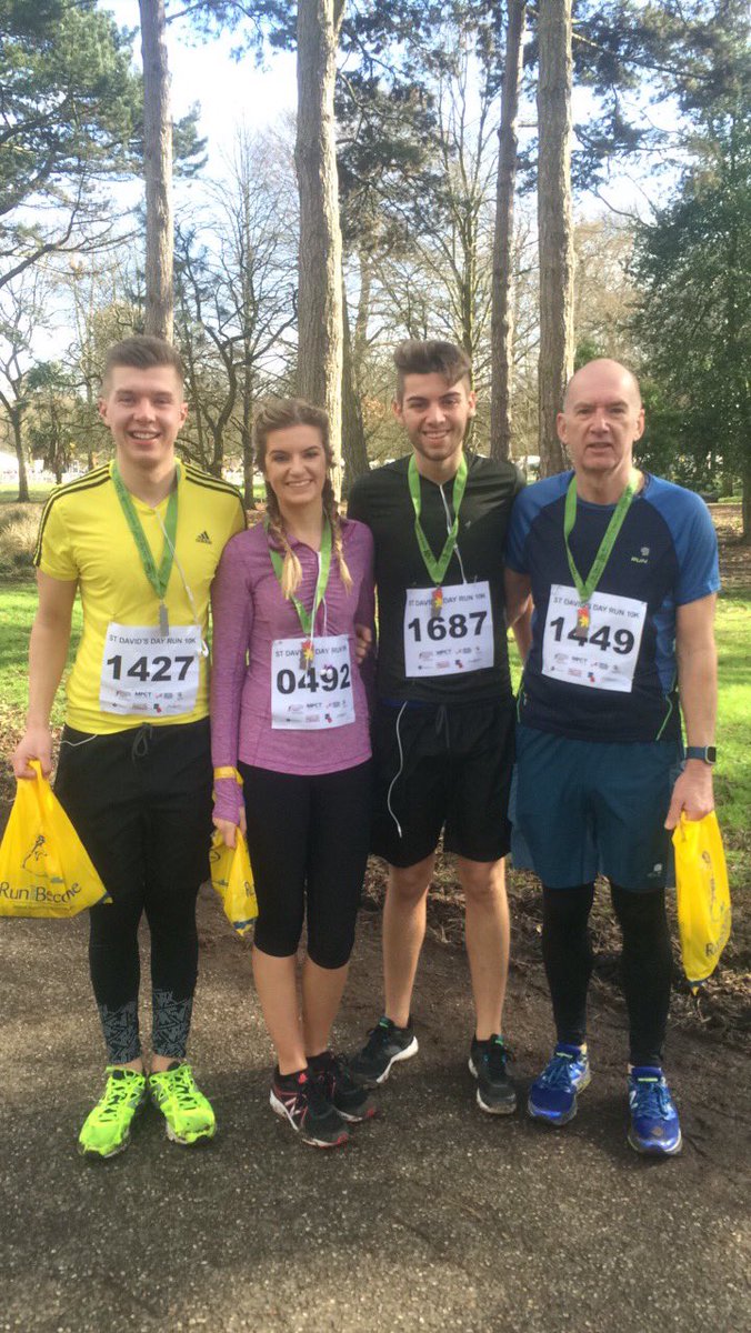 Aleeed1992's tweet photo. Class experience running the #StDavids10k with this bunch today. Tomorrow's 8am meeting will be a struggle ๐ซ https://t.co/vPNu5gjEm8