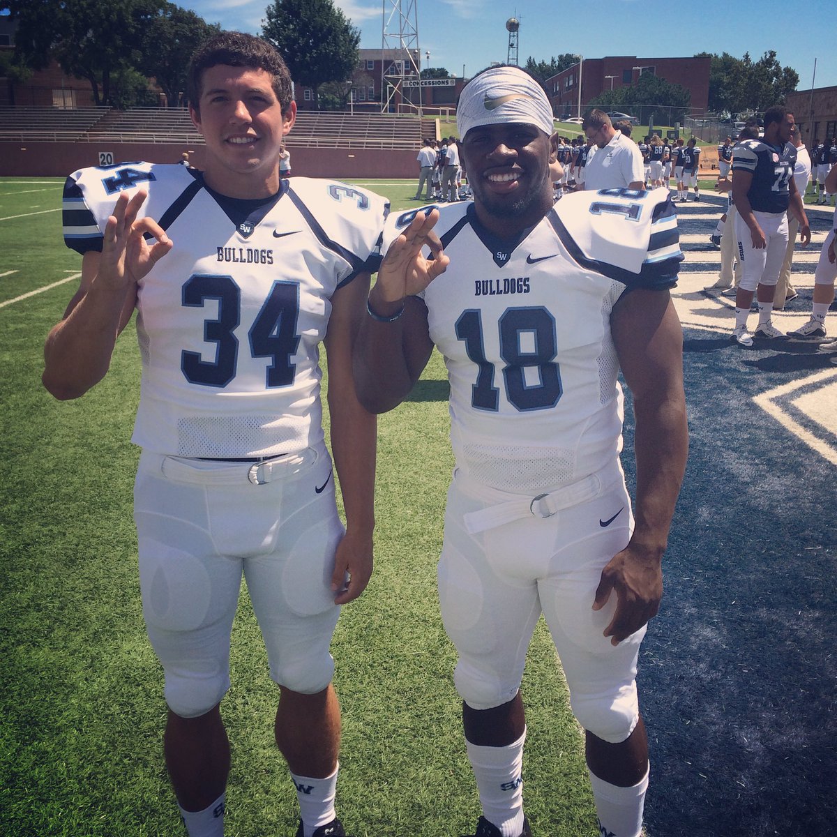 MadeFolarin10's tweet photo. @CBays34 happy birthday to the 🐐🐐🐐 https://t.co/ywK09KfBh2