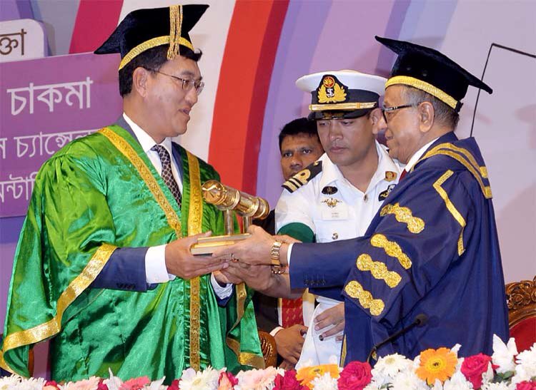 ProfChakma's tweet photo. Honoured and humbled to be awarded DSc (Honoris Causa) by Bangladesh President HE Abdul Hamid, at the 50th convocation of Dhaka University. https://t.co/vGg07Tzbqd