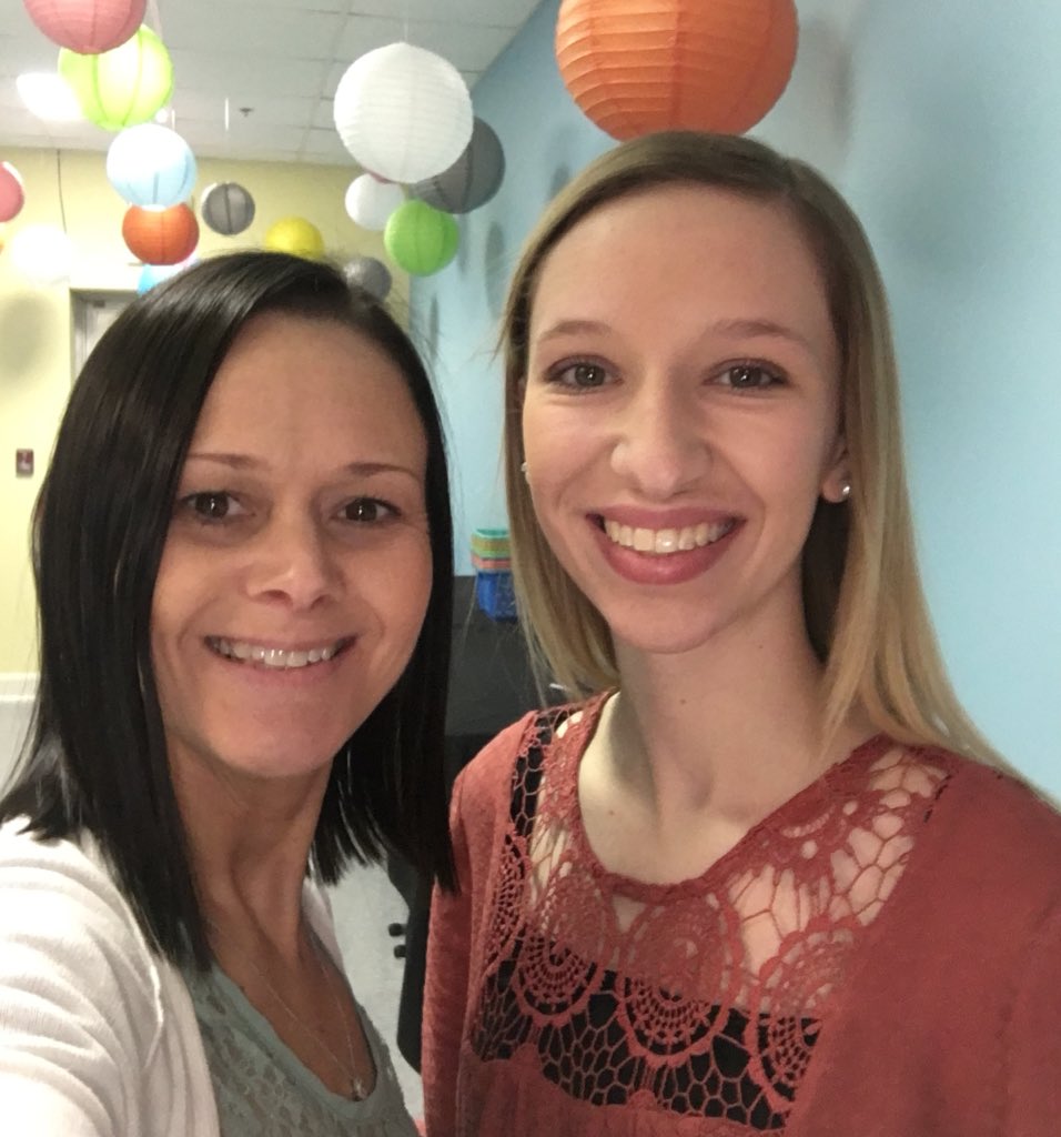 klm0179's tweet photo. So this girl is a big deal to me, and this day is a big deal to her! Happy 18th Birthday @morgan_lacasse!Today we celebrate you! 🎉I💝u Morgy! https://t.co/M1aTRVK65r