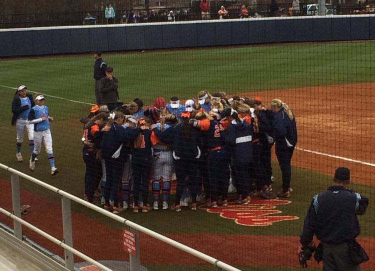 HaleyAshton12's tweet photo. Proof that softball is so much more than just a game, thanks to UT Martin for joining us tonight with prayers for our Dyl. #GodisGREAT https://t.co/jjvlNAStyf