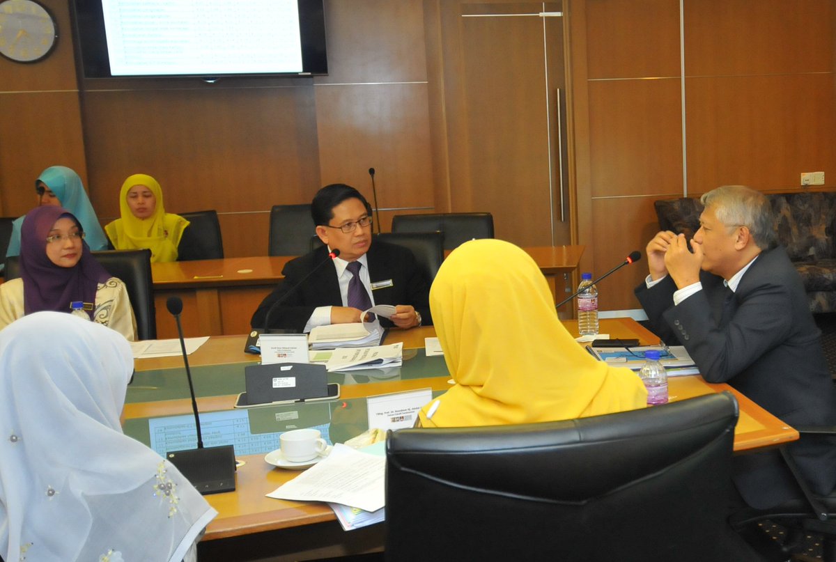 uitmlibrary's tweet photo. Mesyuarat Jawatankuasa Induk Perpustakaan UiTM (JKIP)
https://t.co/OH0uN0diEQ #jkip #ptar #uitm @transUiTM @VCUiTM https://t.co/cdjEFI4Jj9