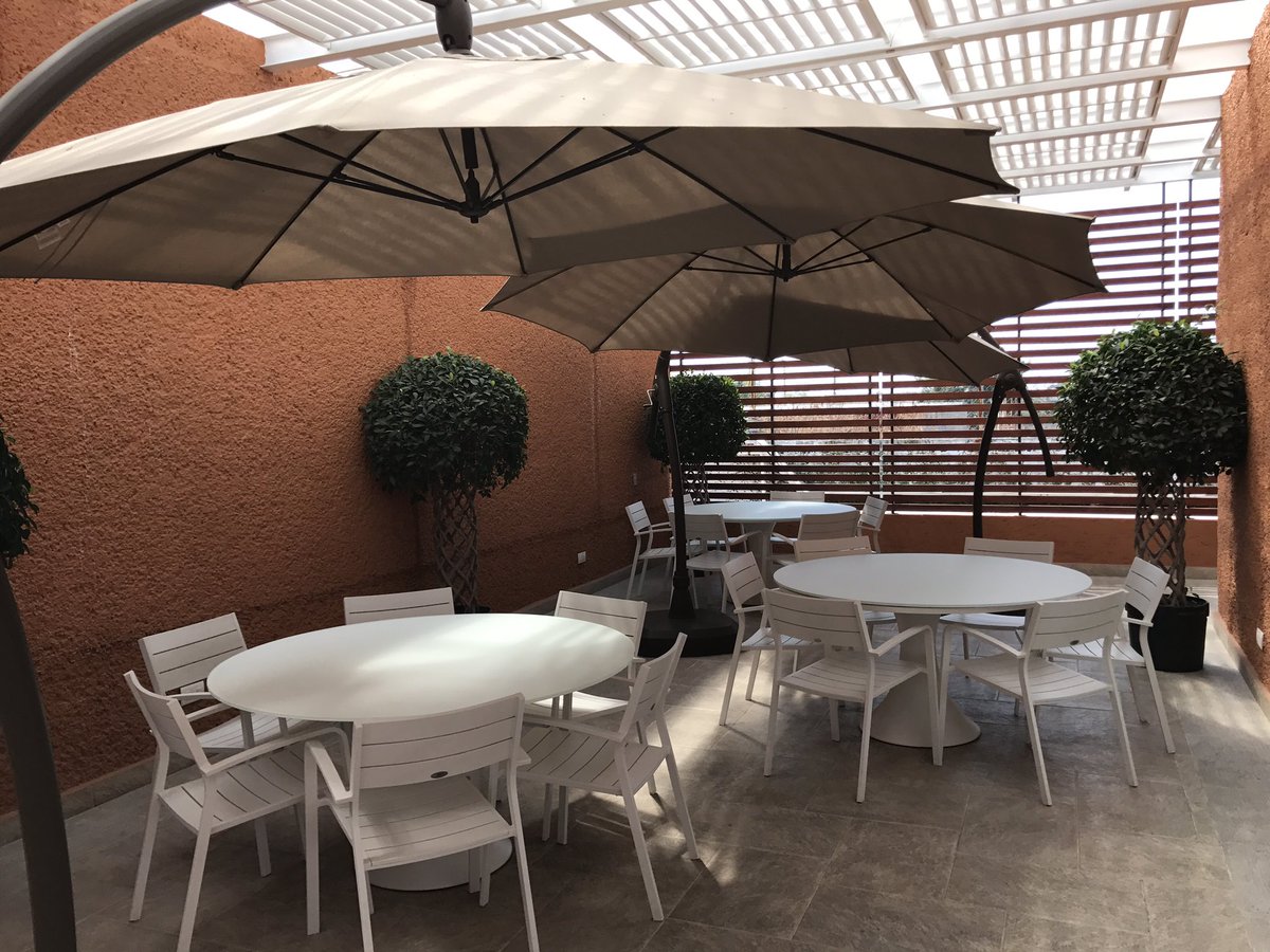 tortoledojatu's tweet photo. #InnovarNuestroEstilo @miguel_sauceda2 @gruindag @pzarur @diyizeth, muy bonita vista y comedor de lujo para los #colaboradores #esr https://t.co/rj9SAlhrhD