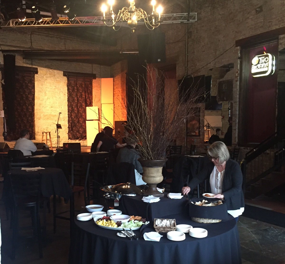 ADOPTPetShelter's tweet photo. Rock out for Rescues is starting up! Appetizers now, music in a few! #KimiHayes #ADOPTPetShelter #twobrothersbeer https://t.co/R3eJioDXst