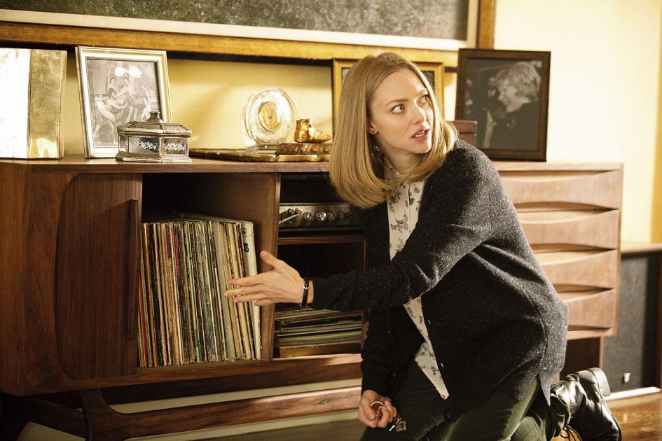 seyfriedfan's tweet photo. #TheLastWord gallery update https://t.co/1syKXG2Zwq @AmandaSeyfried @maclaineshirley #AmandaSeyfried #ShirleyMaclaine https://t.co/ls8KONZbpM