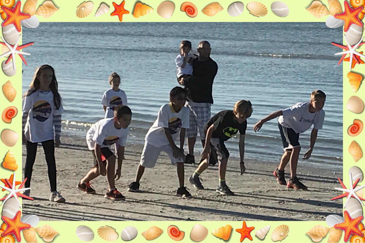 FMBeachSchool's tweet photo. FMB students enjoy participating in SHRIMP RUN on the beach 🏖 https://t.co/XImA9yvRfv