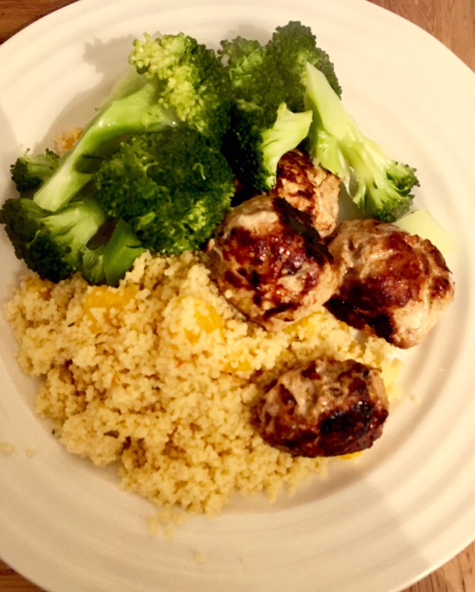 bakingaddict's tweet photo. Moroccan turkey meatballs with citrus couscous and broccoli #healthierdinner #lazysunday https://t.co/xFJwdlG9m1