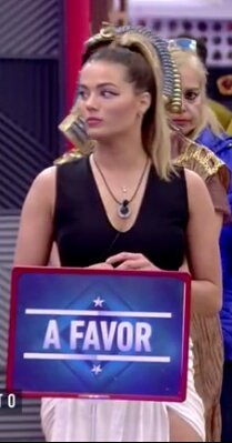 MattRenton93's tweet photo. Define FALSA en una imagen #DBT8GHVIP5 https://t.co/rUHWFdjtqq