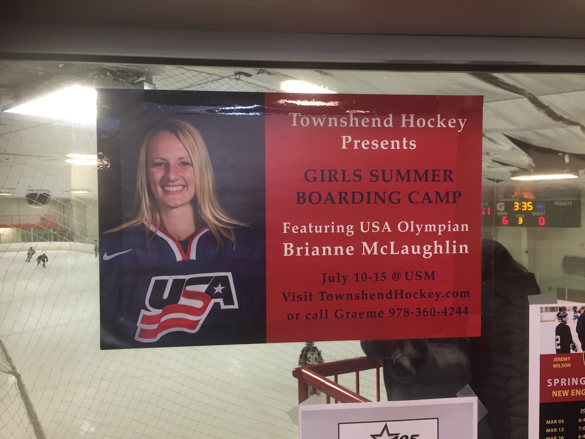 Nico153's tweet photo. She's everywhere!  @BrianneMcL https://t.co/BdBl2jFEVb