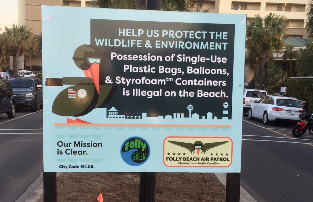PrentissFindlay's tweet image. Folly Beach letting people know the new rules on plastic products with big sign on Center Street