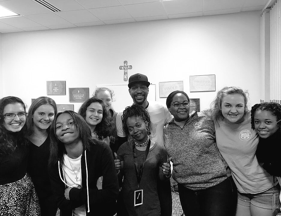 erynnnnnnnnnnnn's tweet photo. I've had a pretty amazing weekend thanks to these guys โค๏ธ #CampTrueFalse #truefalse2017 https://t.co/QCbNTCl0Ia