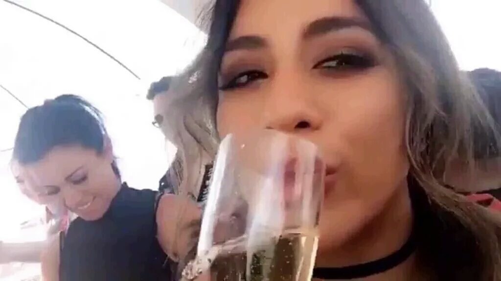 Updates5HVote's tweet image. A Epic faliu e eu tô só Ally Brooke

LAST DAY HARMOS
#Harmonizers #BestFanArmy #iHeartAwards