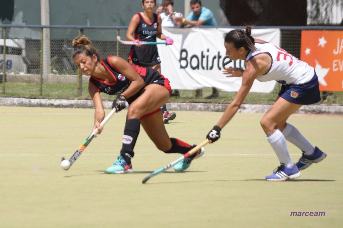 HockeyCordobe's tweet photo. #CopaMundoD - Fotos del partido de la Final entre Uni y Tablada
->https://t.co/w8otuOSEGJ https://t.co/e1JJKfJEeA