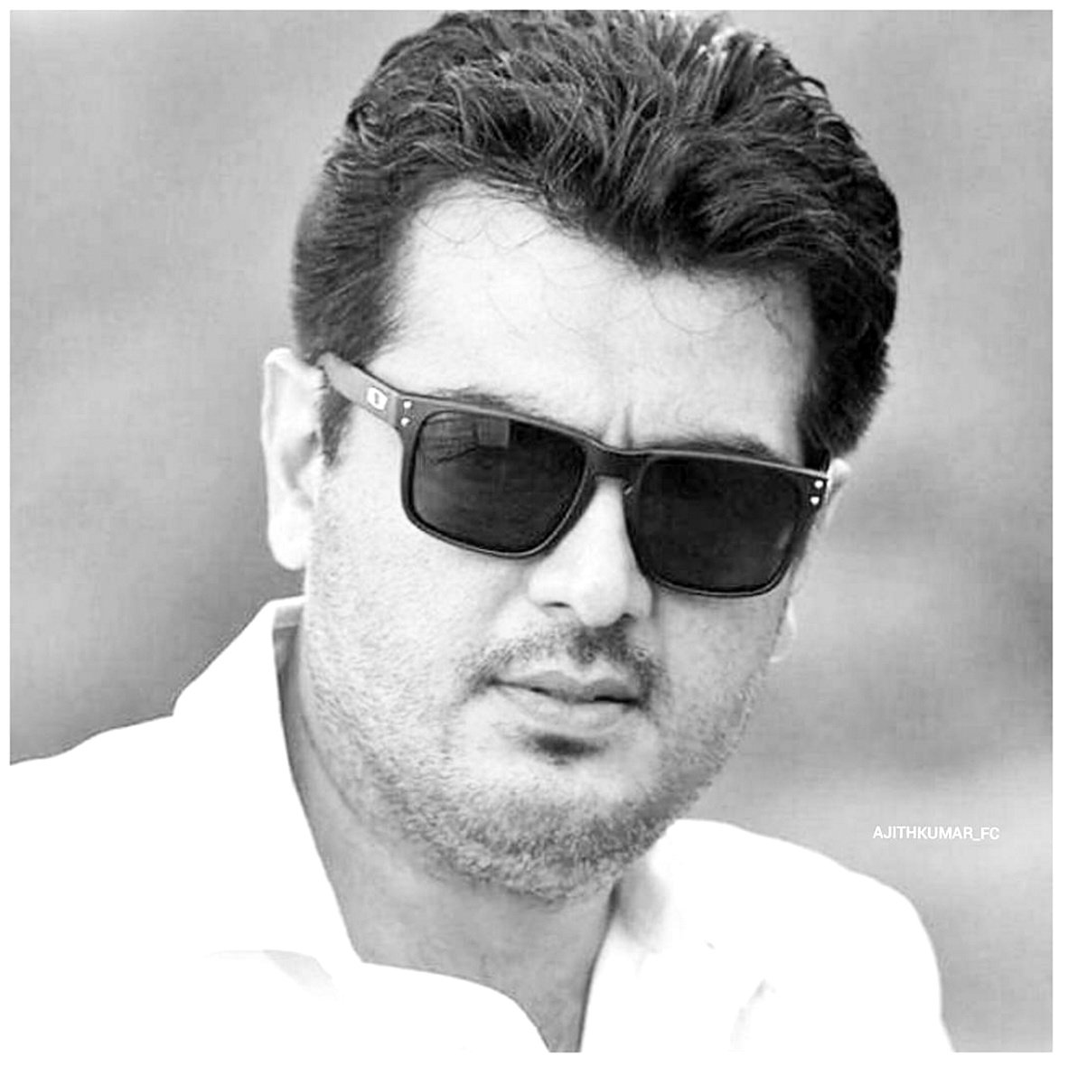 Thala Ajith's latest handsome photo rocks internet! - Tamil News -  IndiaGlitz.com