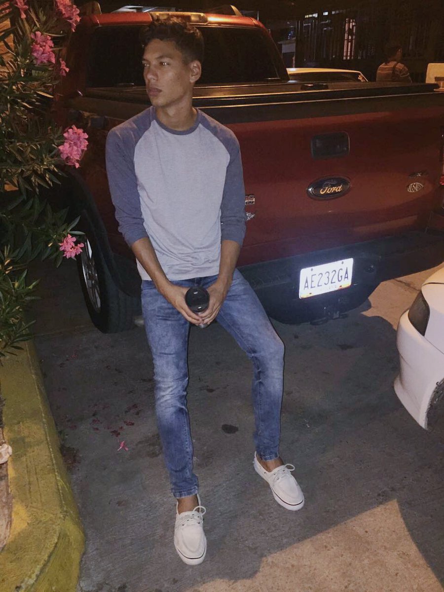 bustaaa_'s tweet image. 