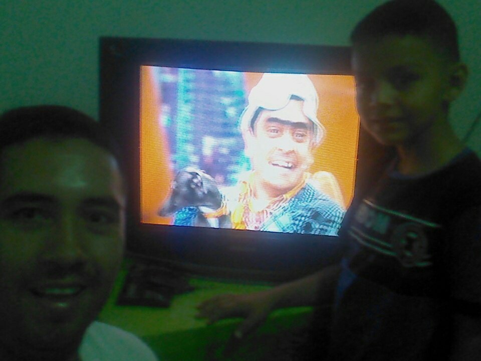 Darius_Rod's tweet photo. @susoelpaspi aquí mi sobrino y yo disfrutando de la presentación de @flavia2santos y la #chicholina aúnque mi sobrino no entiendo el tema 😂 https://t.co/5YPUvlor62
