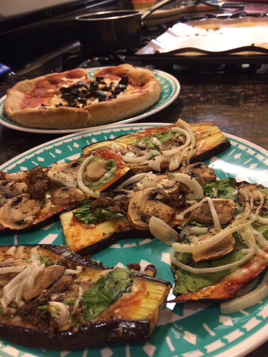 PassThePosh's tweet photo. Love #pizza night! 

#gf #eggplant #passtheposh https://t.co/y0RSd4t0s3