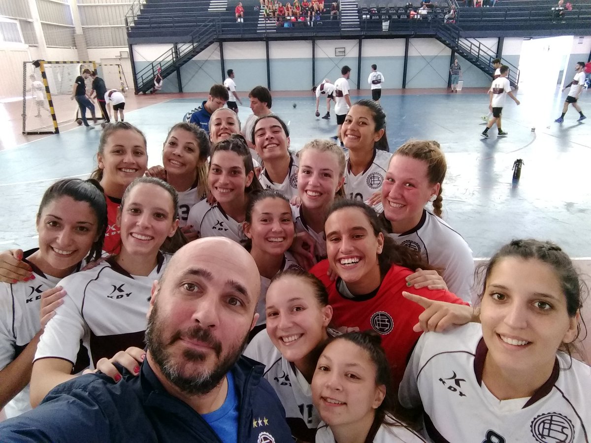 rodrigosabino10's tweet photo. #camilalaagarro #altagracia2017 #handballLanus https://t.co/X9UwMSJ60k