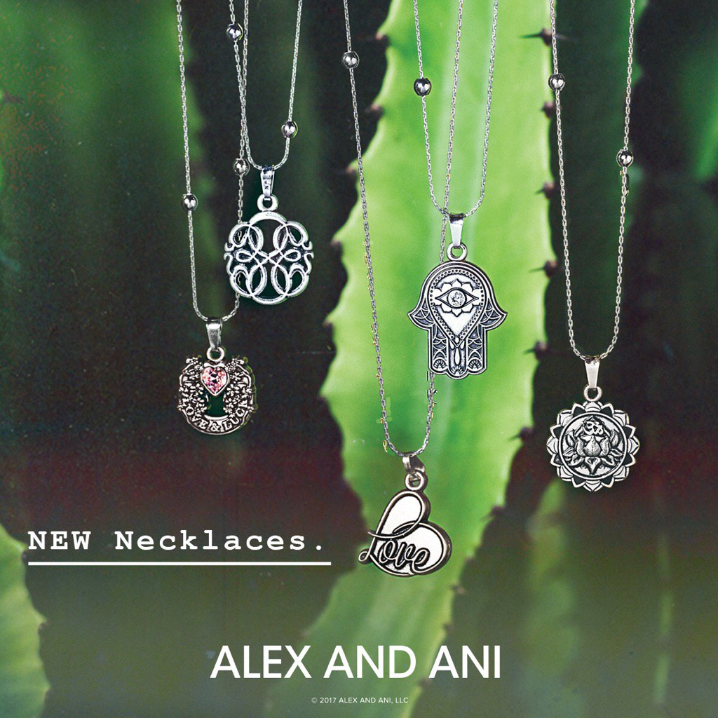 RiddlesJewelry's tweet photo. Get your favorite symbols in a necklace 🙌🏼 #ALEXANDANI #RiddlesJewelry #findyoursymbol https://t.co/dEy9WF3rRm