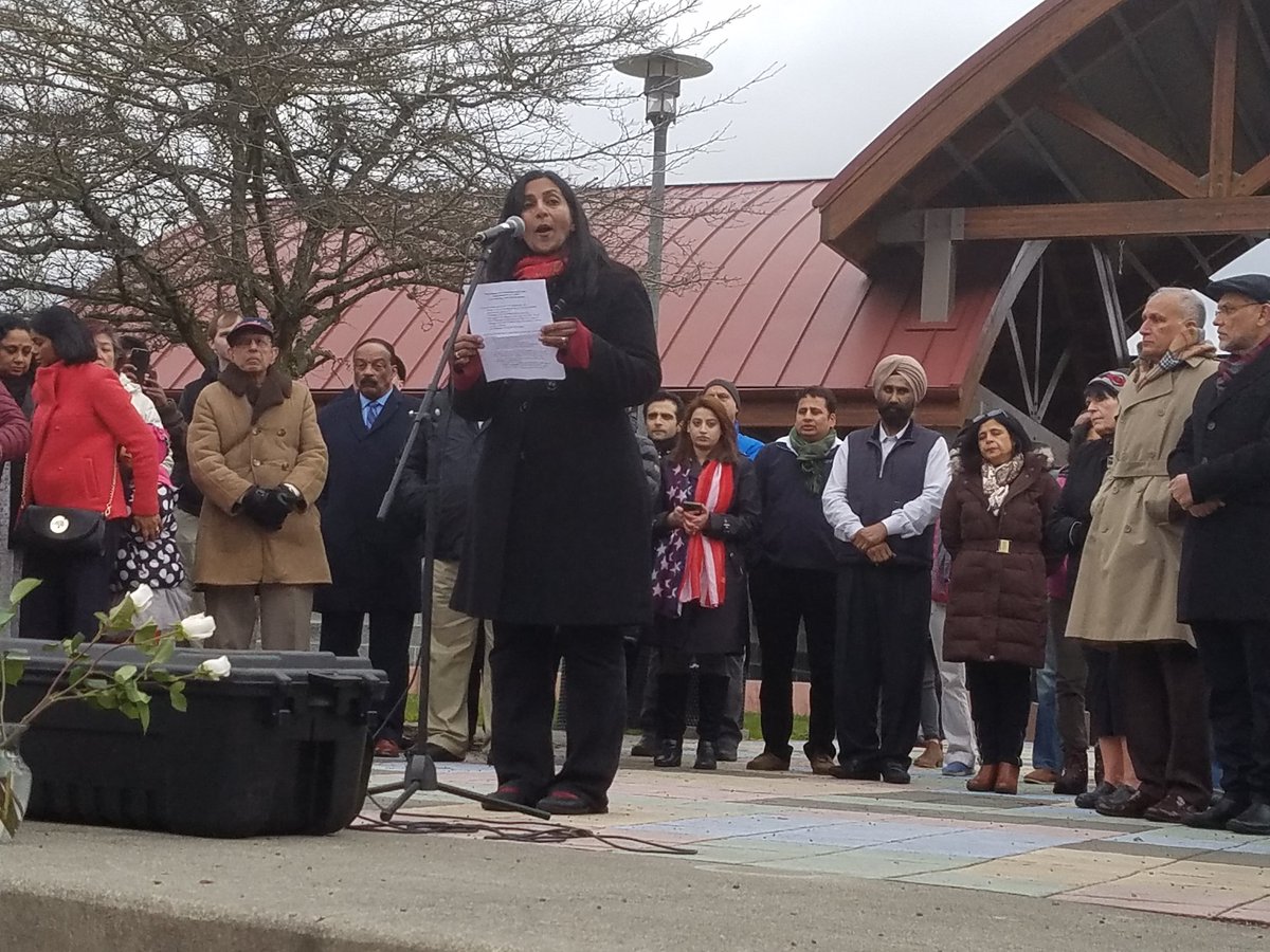 weareoneamerica's tweet photo. At vigil for #SrinivasKuchibhotla, Indian American leaders plead: #MakeAmericaSafeAgain. https://t.co/0pKLfeyThH