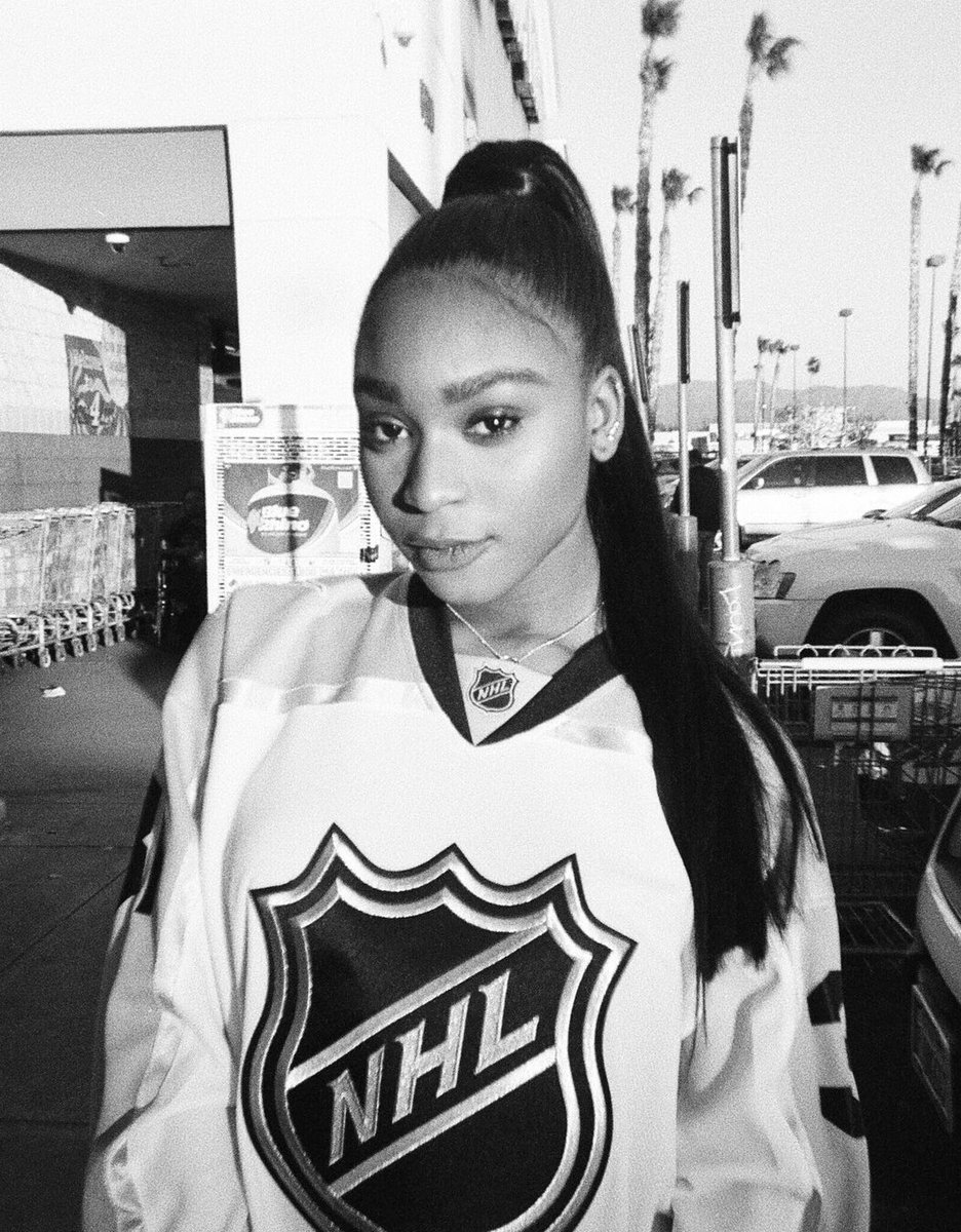 Updates5HVote's tweet image. AAAA FALTA BEM POUCO PRA ACABAR, VAMOS RT PELA NORMANI
LAST DAY HARMOS 
#Harmonizers #BestFanArmy #iHeartAwards