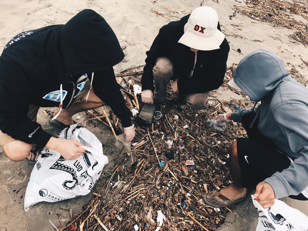 Rain or shine, brothers of Theta Chi lends an assisting hand cleaning up the beach at Bluff Park this morning! 🌊🤝 #beachcleanup
