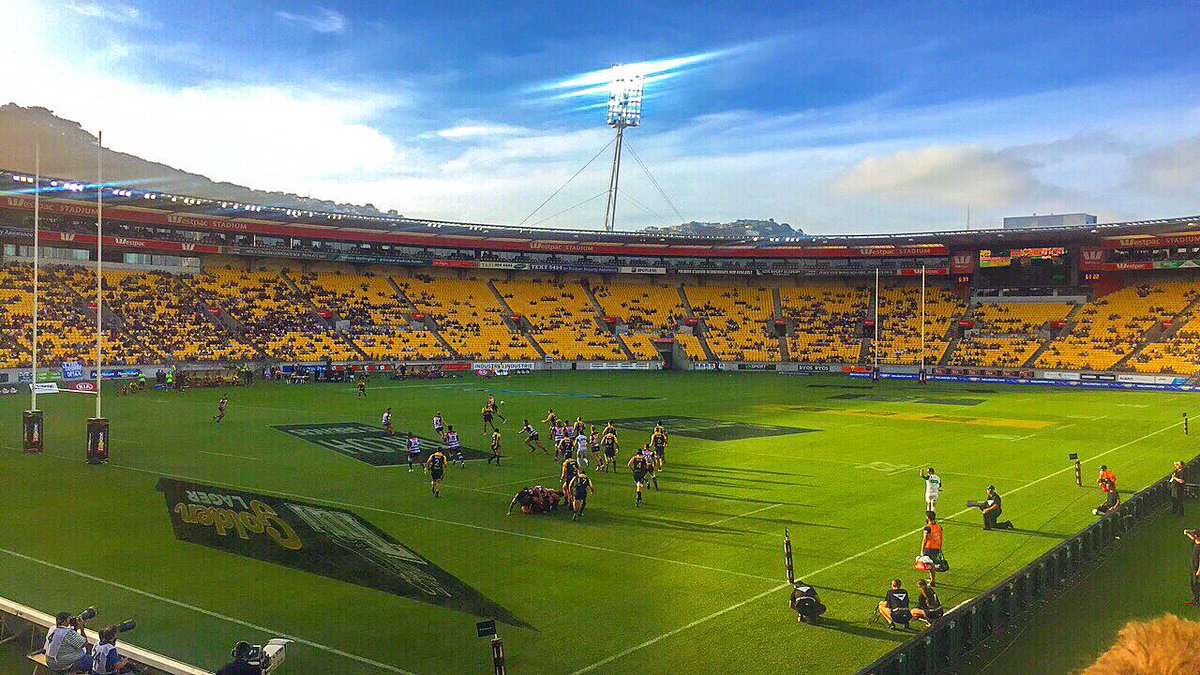 Cheyns_k's tweet photo. What a first home game it was #hurricanes #wellington #newzealand #rugby #superrugby #blackandyellow #westpacstadium https://t.co/2NmLPXlLCN