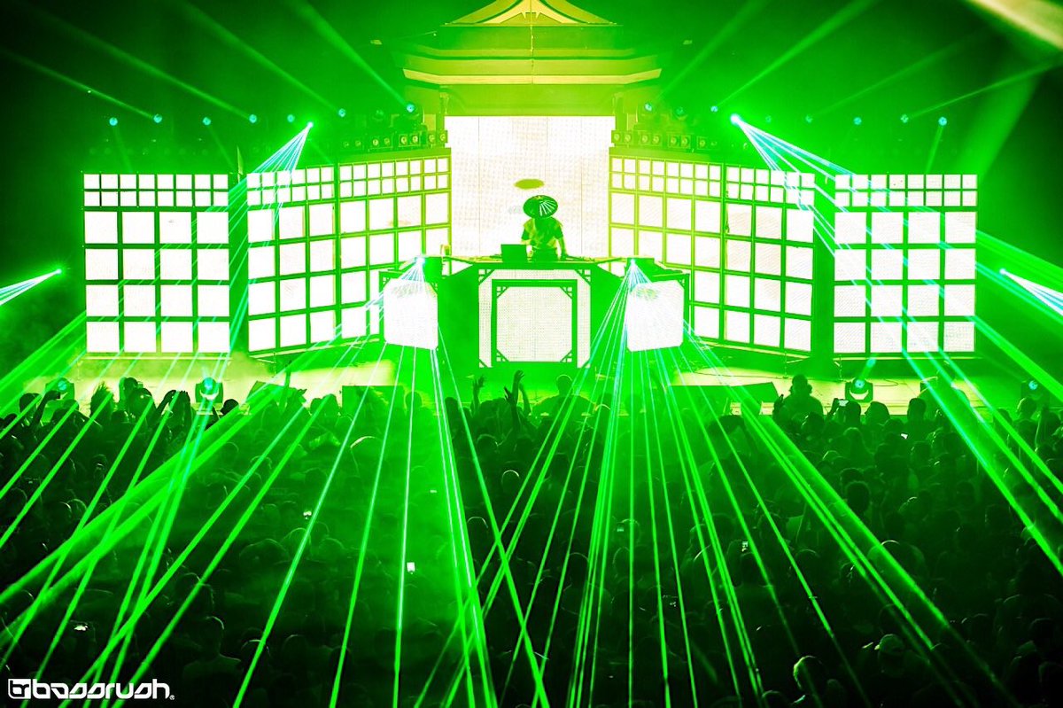 bassrush's tweet photo. Last night was a 📽! Big ups to @Datsik and the whole ninja squad for crushing the Hollywood Palladium with #TeamBassrush 👊 💥 https://t.co/dXTezfshpg