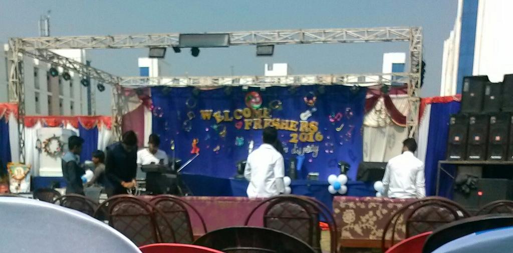 rojinaghale1's tweet image. #Fresher_party 2k17...:) :D