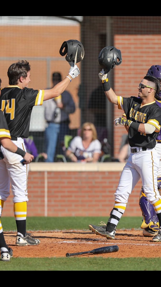 drew_boyd3's tweet photo. Shoutout to my boy @mackpickering on his bomb yesterday.
Pick Specials➡️Pick Yayas. #KarrShannonSquad #CHAAARGE https://t.co/cAu5aATNJY