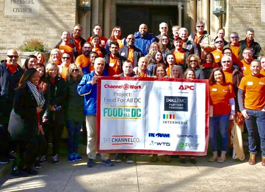 EricMartorano's tweet photo. learned first-hand about the growing epidemic of hunger in D.C. as we gave back to the community #xchange2017 #teamintermedia #foodforalldc https://t.co/NxW6QLqusp
