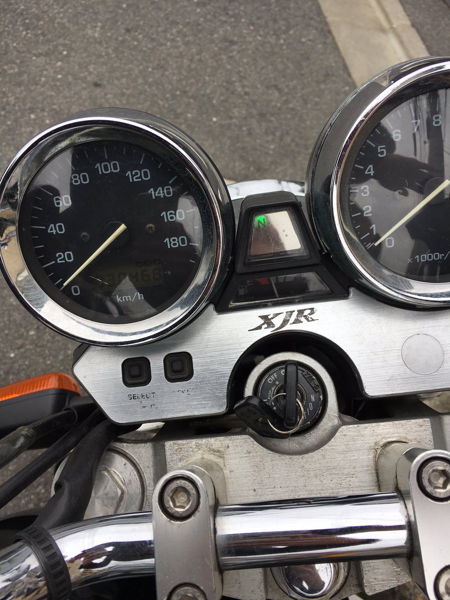 fei140671's tweet photo. XJR400 ４HMの出品です。
車検平成29年6月9日
初年度登録平成12年10月
車体番号４HM-120＊＊＊

走行距離30468キロ

整備内容
オイル交換済み
キャブOH
スロットルホルダー注油
ガソリンフィルター交換

タンク上部凹みあり

#XJR売ります https://t.co/Ul0260U5QB