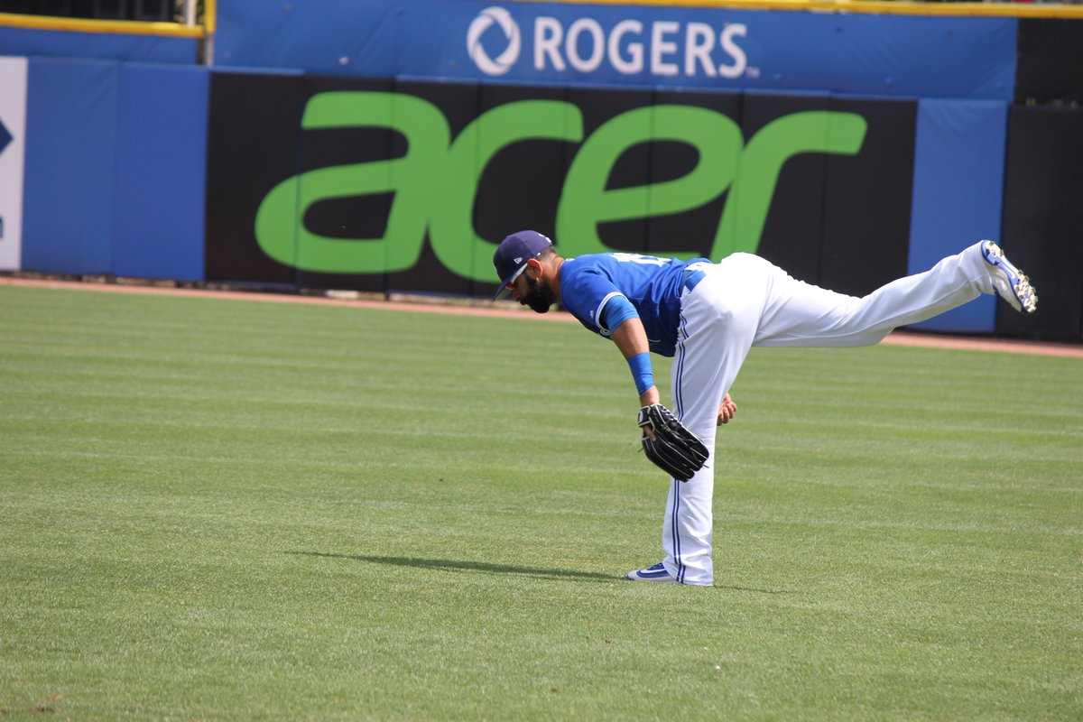 JaysKara's tweet photo. Jose is so bendy #springtrainging #bluejays 😍 https://t.co/ksRWSeS5r2