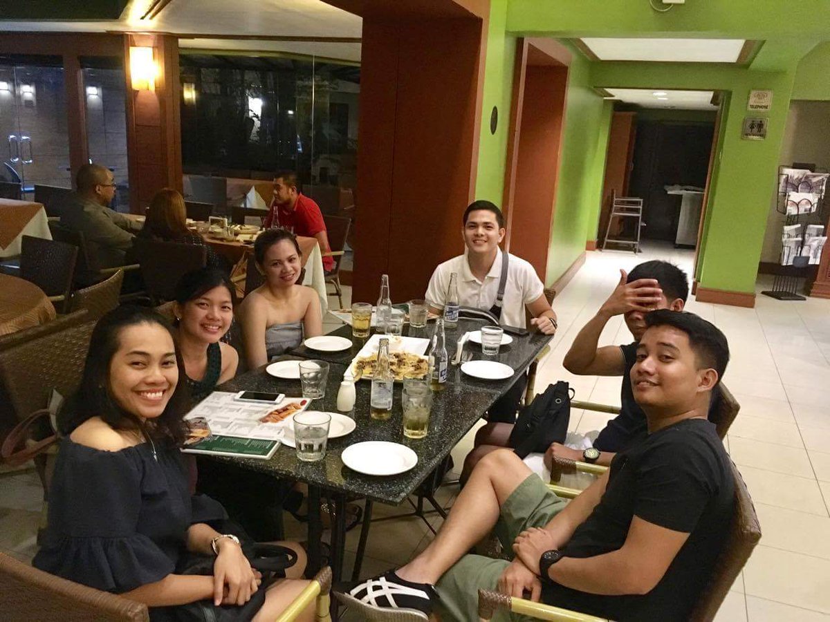 mimaydawnia's tweet photo. From college to forever ๐๐๐ญ๐ฌ๐ซ #AnimoLaSalle #BSNG https://t.co/ZYsuoXs7Of