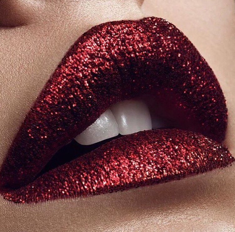 patmcgrathreal's tweet photo. LIVING for this #LUST004 Kit: Bloodwine lip by MAJOR #MUA @lapetitevengeance is available on https://t.co/ZNe9wxeZvu on MARCH 13, 2017 https://t.co/N3cVpD87G9