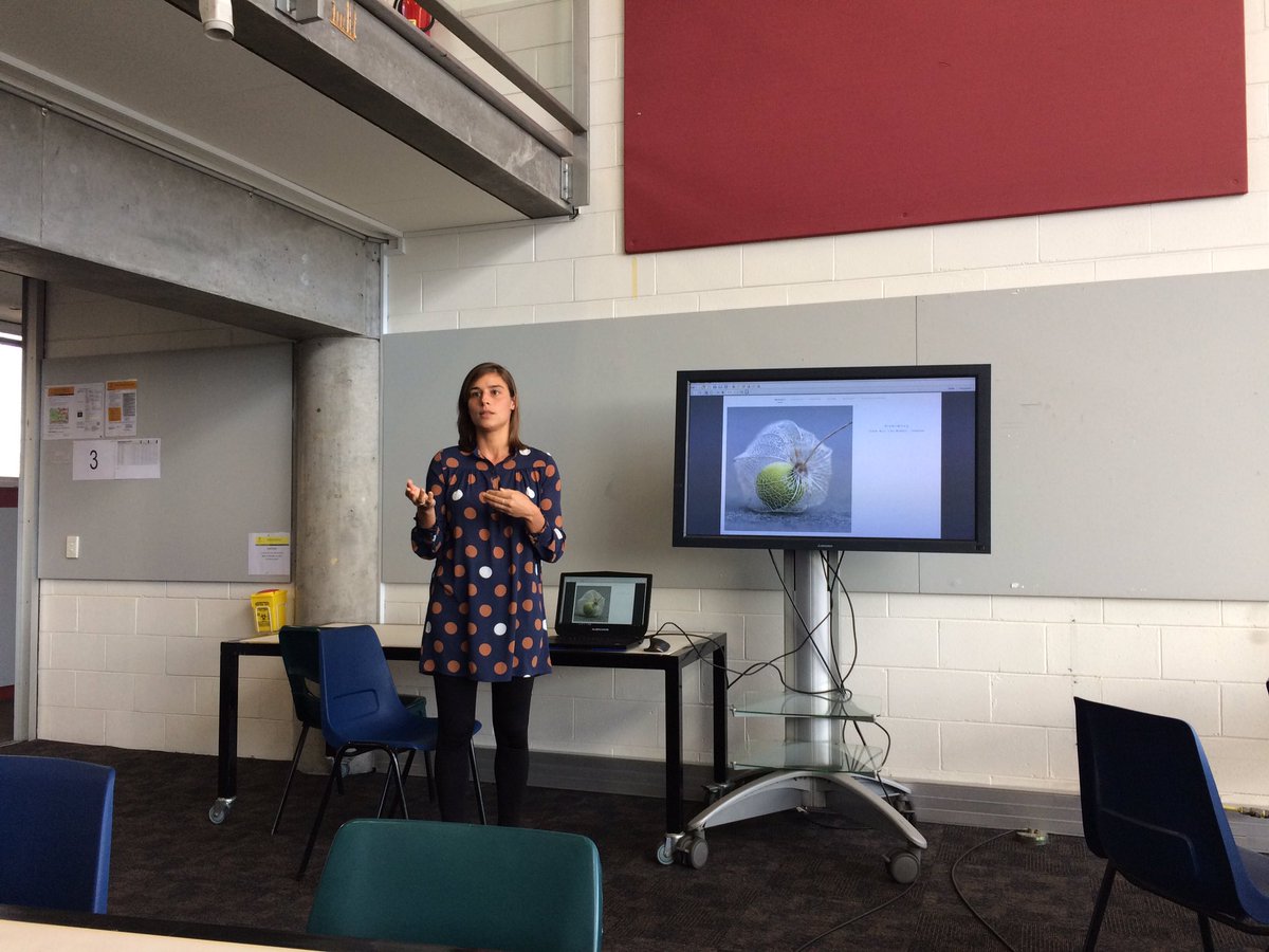 salhadidi's tweet photo. Alessandra Fabbri giving a lecture on #biomimetic design and innovation from nature at #code3100 @UNSWCoDe @UNSWBuiltEnv https://t.co/TUkqK9ziCi