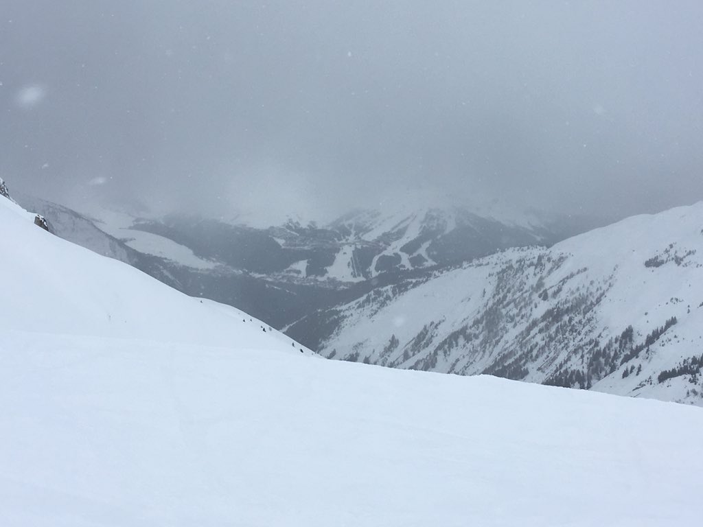 DanielGordon91's tweet photo. Conditions do like to change quickly in the mountains.....! https://t.co/YBPQs3GppQ