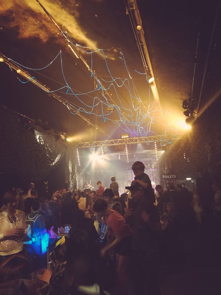 Eleanor Henderson tweet media